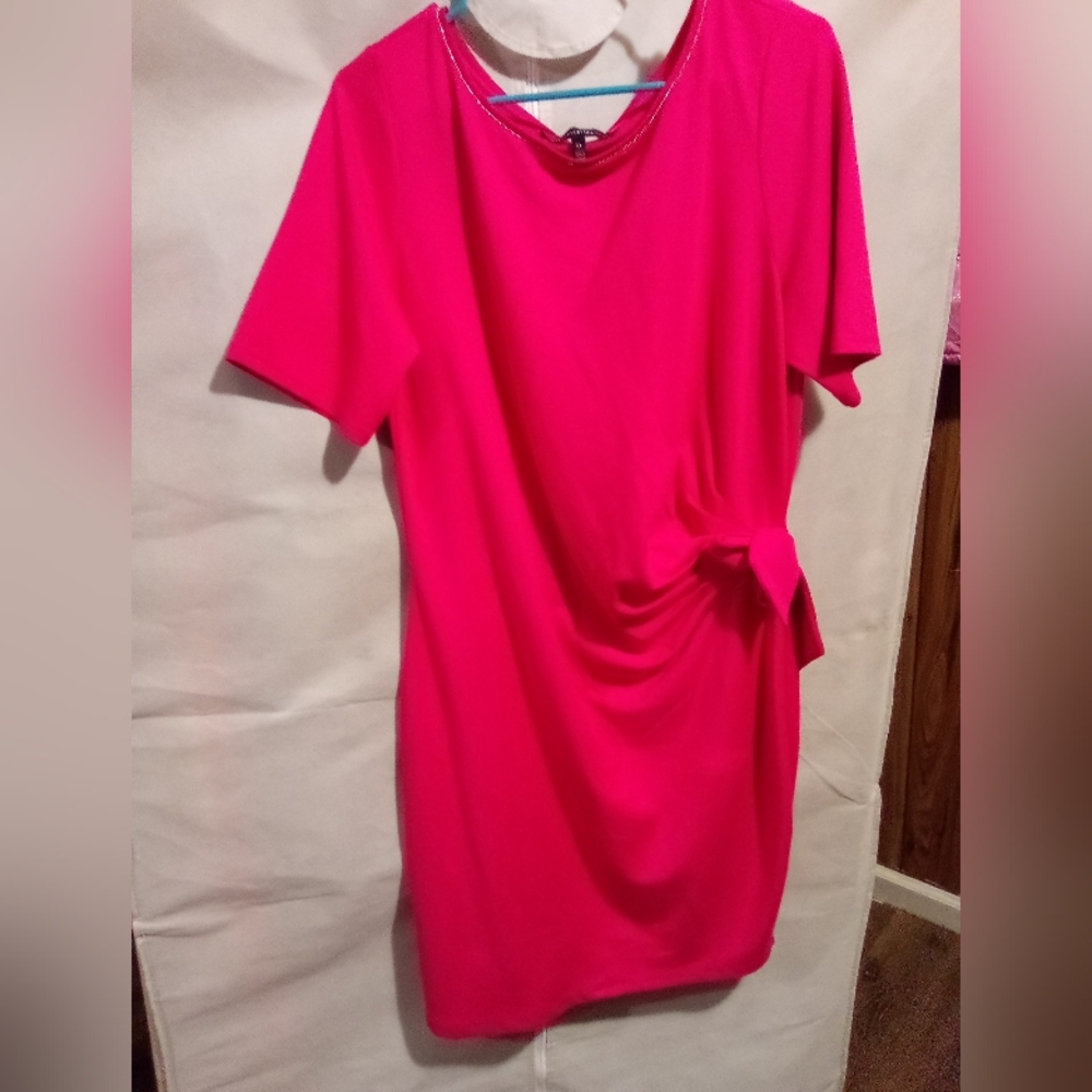 WHITEHOUSEBLACKMARKET SIZE XL KNEE HIGH BRIGHT PINK DRESS